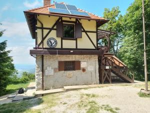 0dc04f4a-0186-4c64-889a-9b29fe541a21