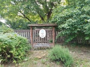 1f2318a4-9f9c-42b0-82ba-61c4611919ac